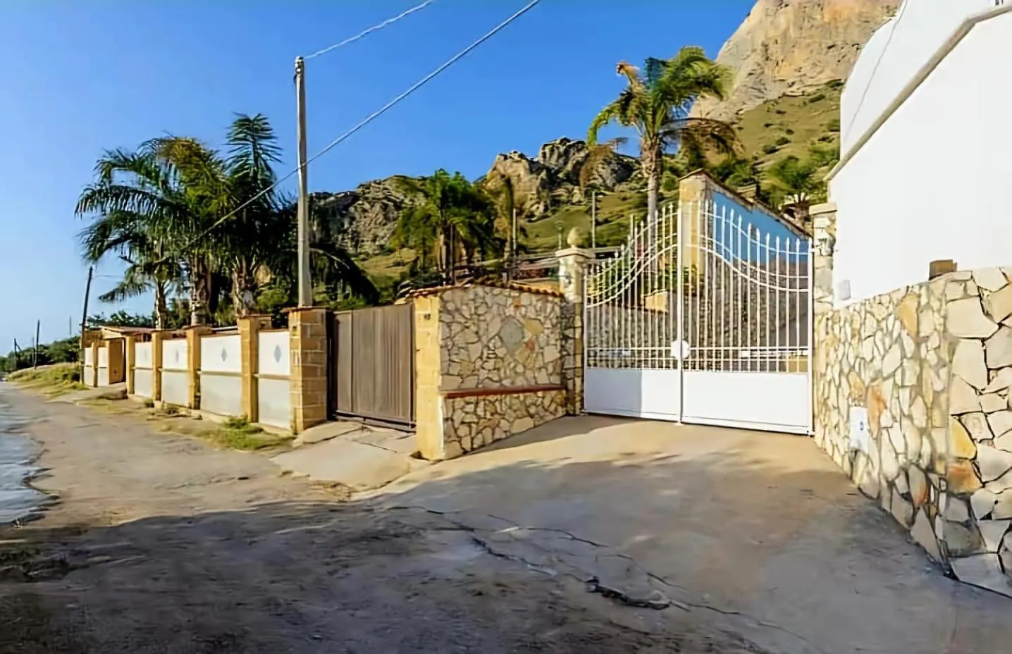 Villa Antonio Cinisi 0*,  Italia