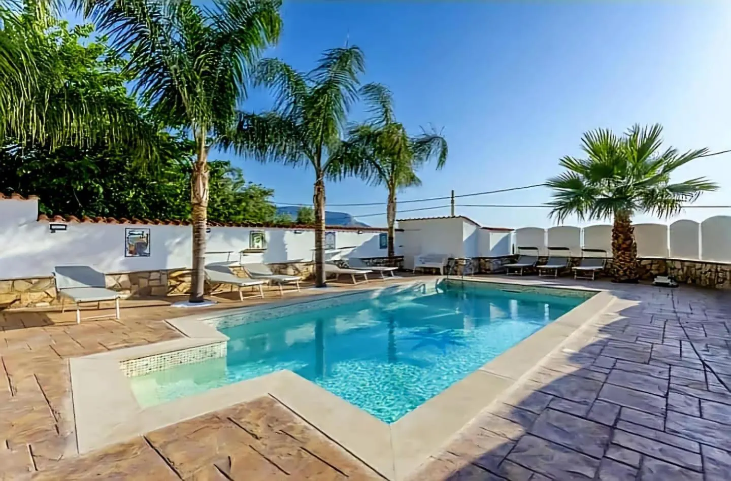 Villa Antonio Cinisi 0*,